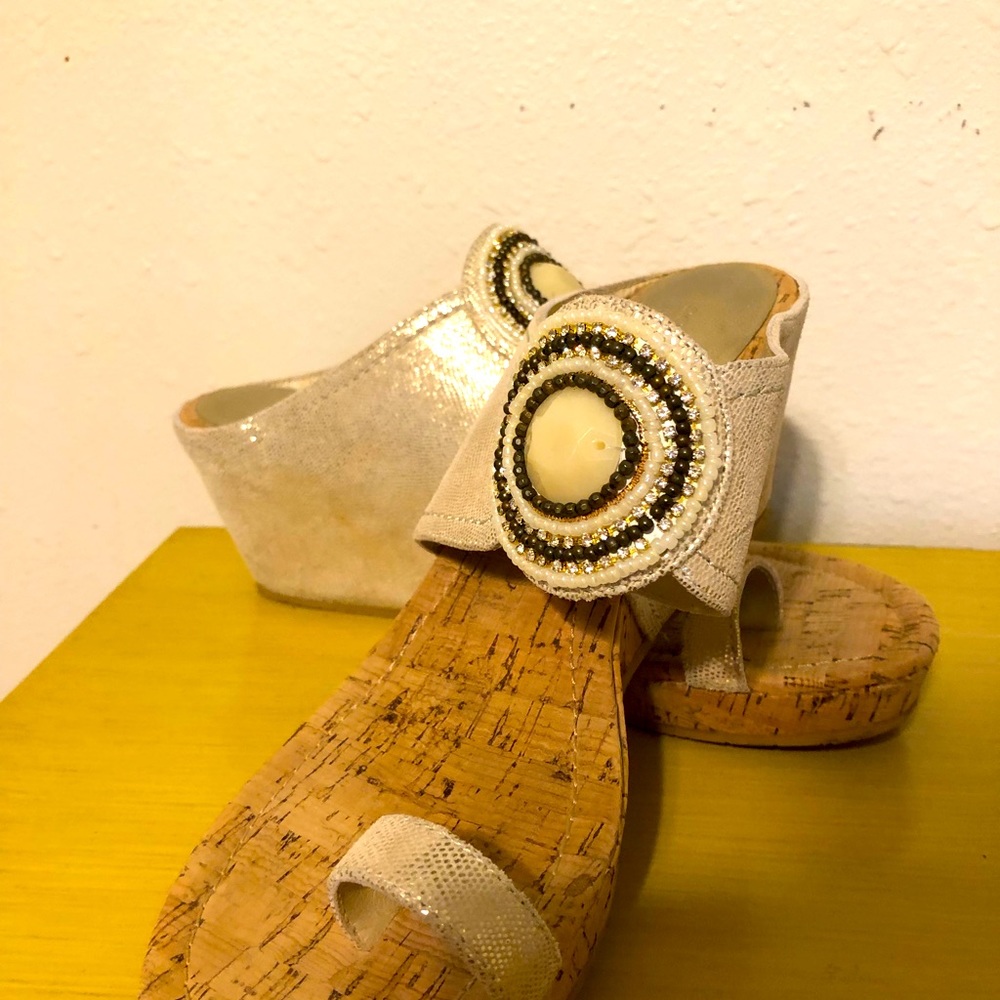 The original Donald Pliner Sandals. Gold Lame’ 10